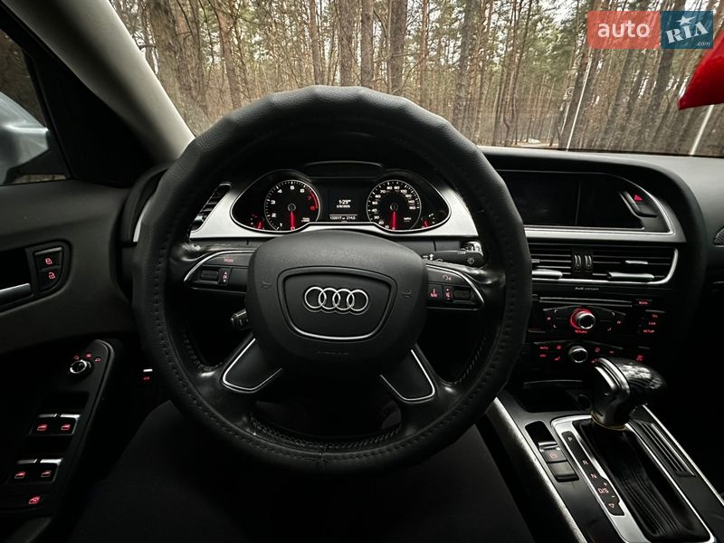 Седан Audi A4 2013 в Обухове