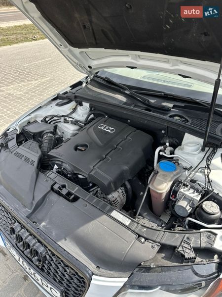 Седан Audi A4 2012 в Львове