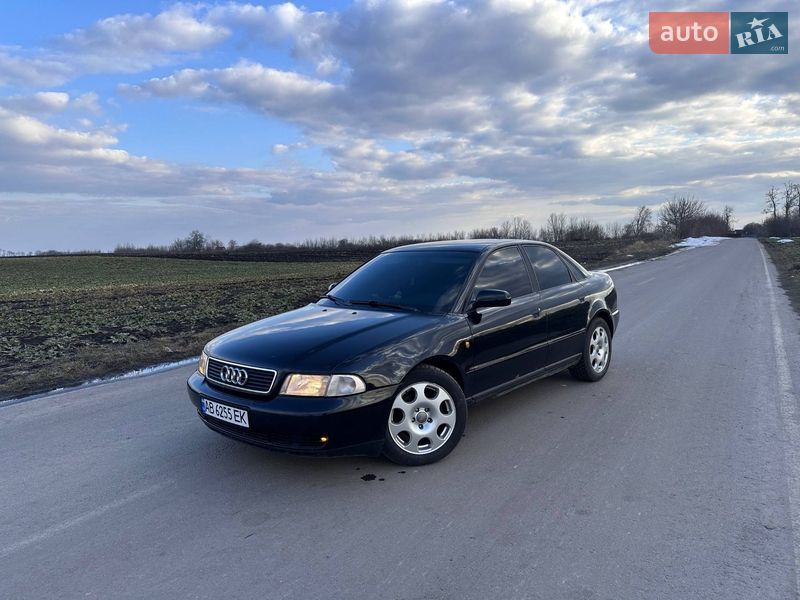 Седан Audi A4 1998 в Виннице