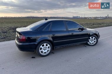 Седан Audi A4 1998 в Виннице
