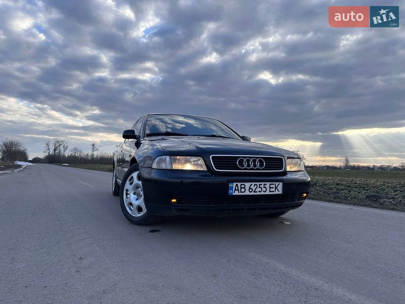 Седан Audi A4 1998 в Виннице