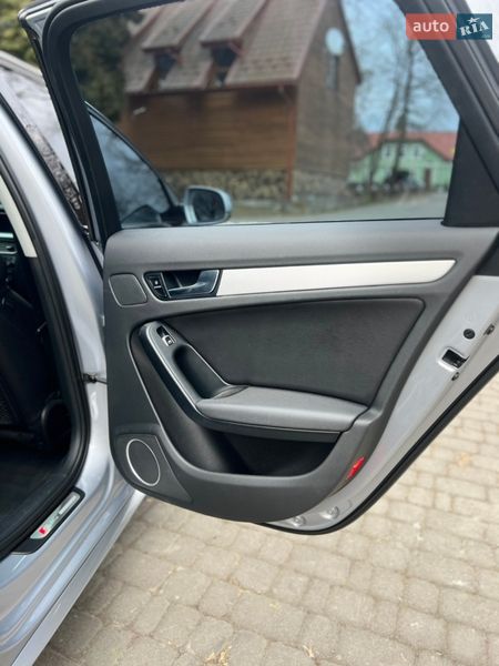 Седан Audi A4 2015 в Львове