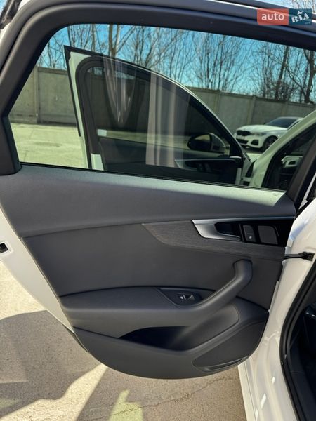 Седан Audi A4 2020 в Одессе