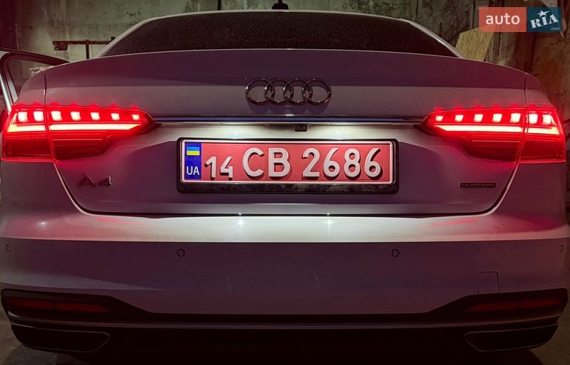 Седан Audi A4 2022 в Полтаве