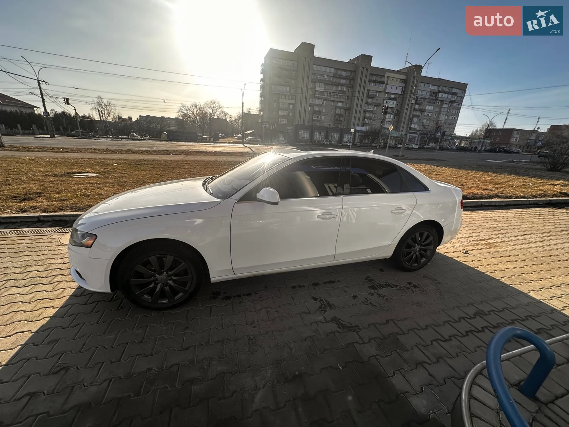 2010 Audi A4 - мініатюра 3
