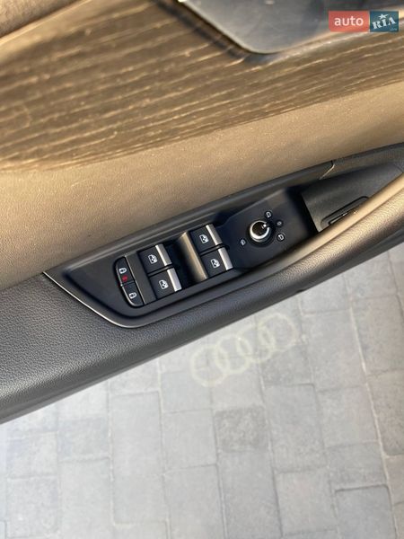 Седан Audi A4 2021 в Львове