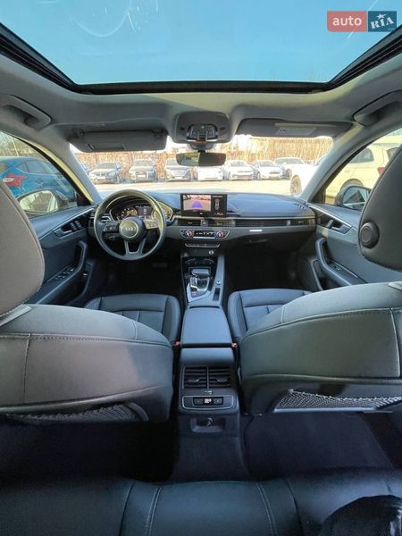 Седан Audi A4 2021 в Львове