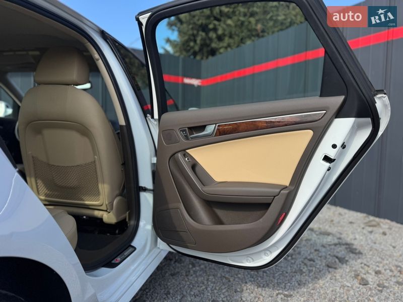 Седан Audi A4 2013 в Луцьку