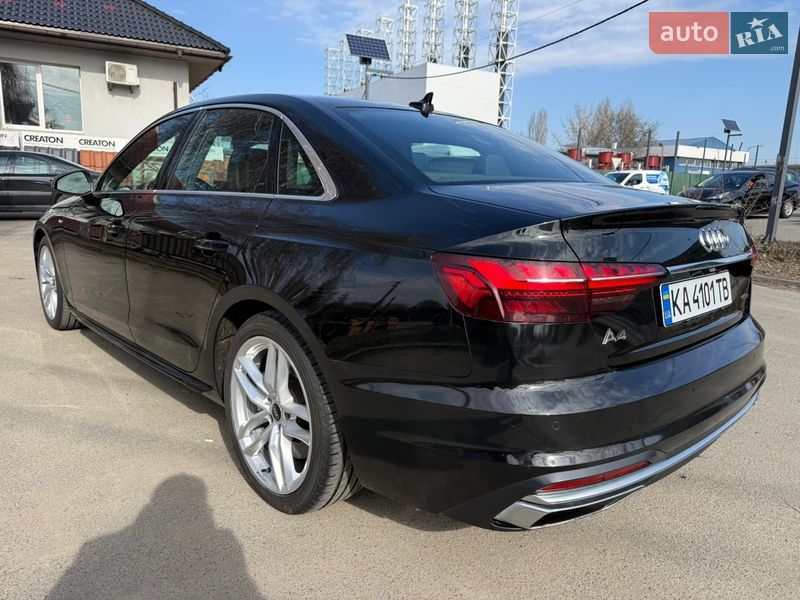 Седан Audi A4 2022 в Києві
