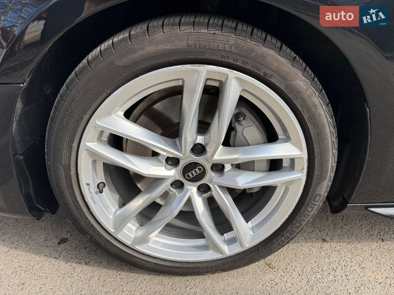 Седан Audi A4 2022 в Києві