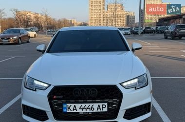 Седан Audi A4 2017 в Киеве