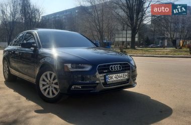 Седан Audi A4 2012 в Ровно