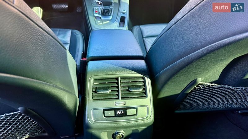 Седан Audi A4 2017 в Киеве