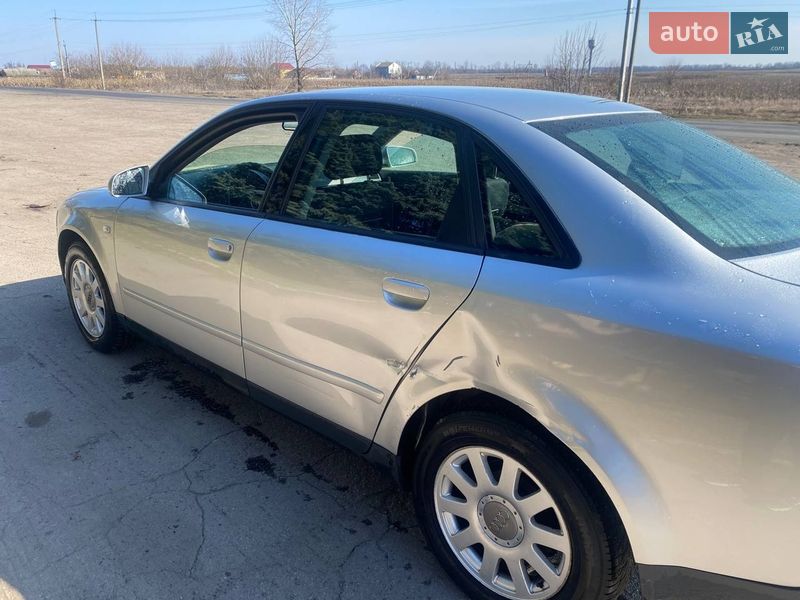 Седан Audi A4 2001 в Оржице