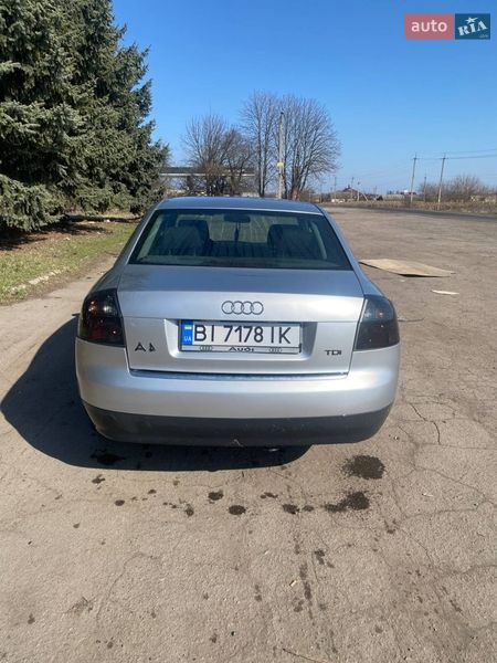Седан Audi A4 2001 в Оржице