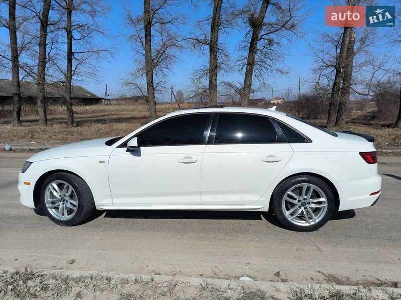 Седан Audi A4 2016 в Ромнах