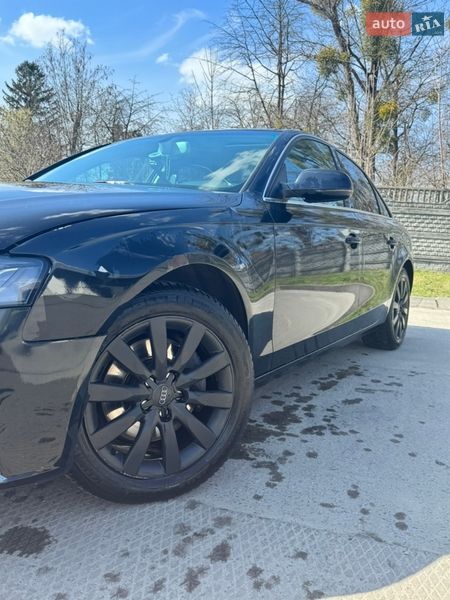 Седан Audi A4 2011 в Львове