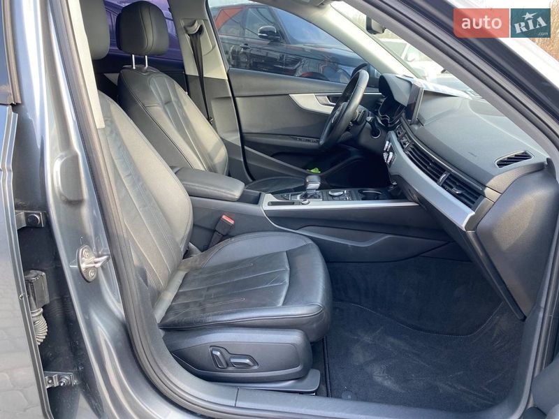 Седан Audi A4 2018 в Львове