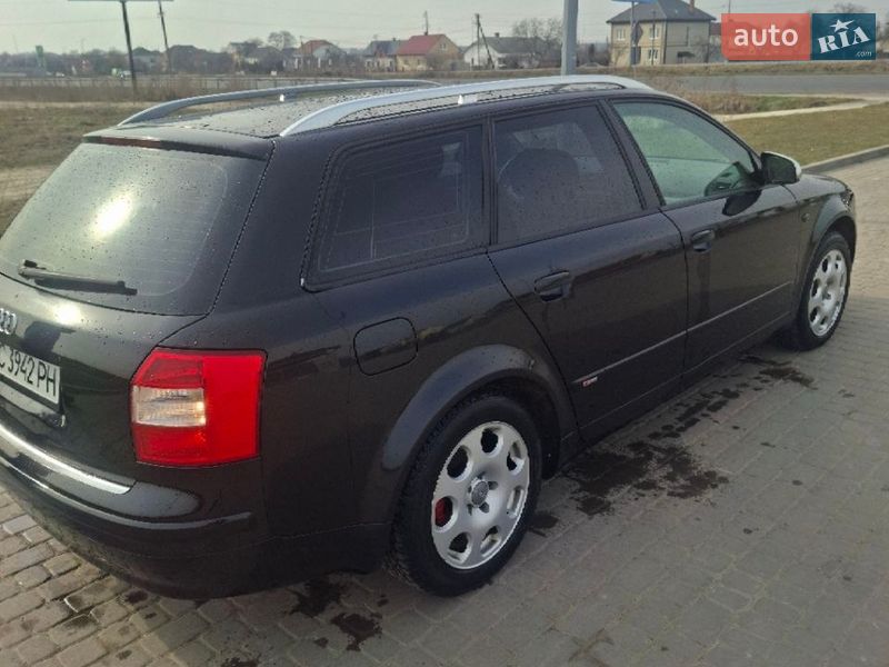 Универсал Audi A4 2004 в Новояворовске