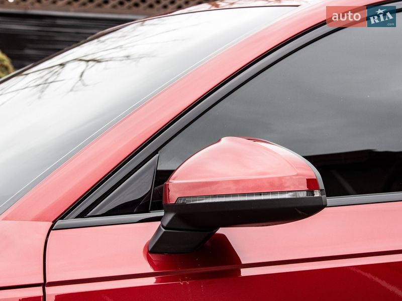 Седан Audi A4 2019 в Львові