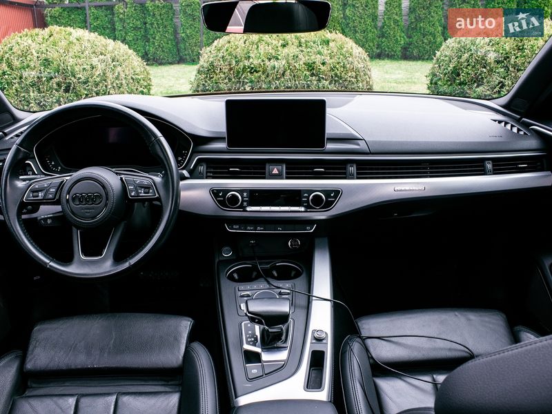 Седан Audi A4 2019 в Львові