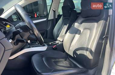 Седан Audi A4 2014 в Львове