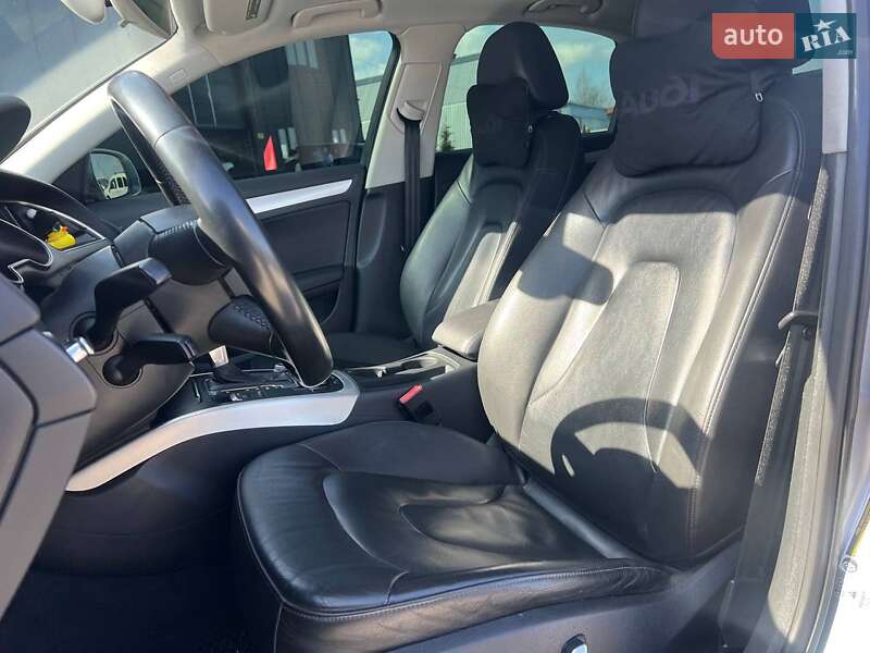 Седан Audi A4 2014 в Львове