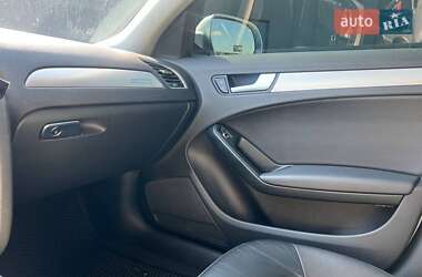 Седан Audi A4 2014 в Львове
