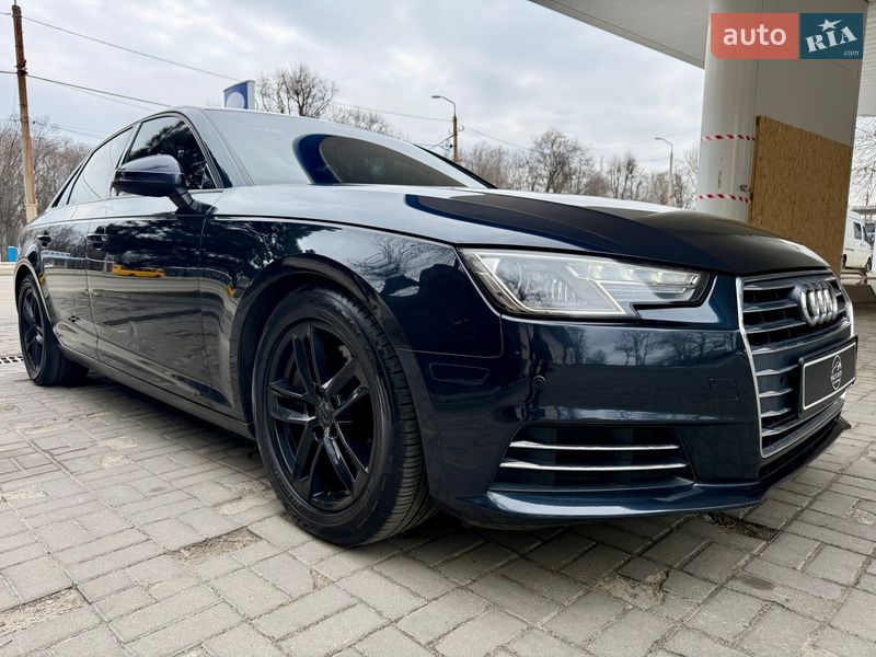 Седан Audi A4 2016 в Дніпрі