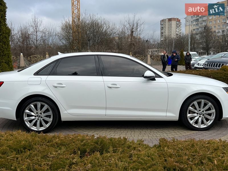 Седан Audi A4 2017 в Львові