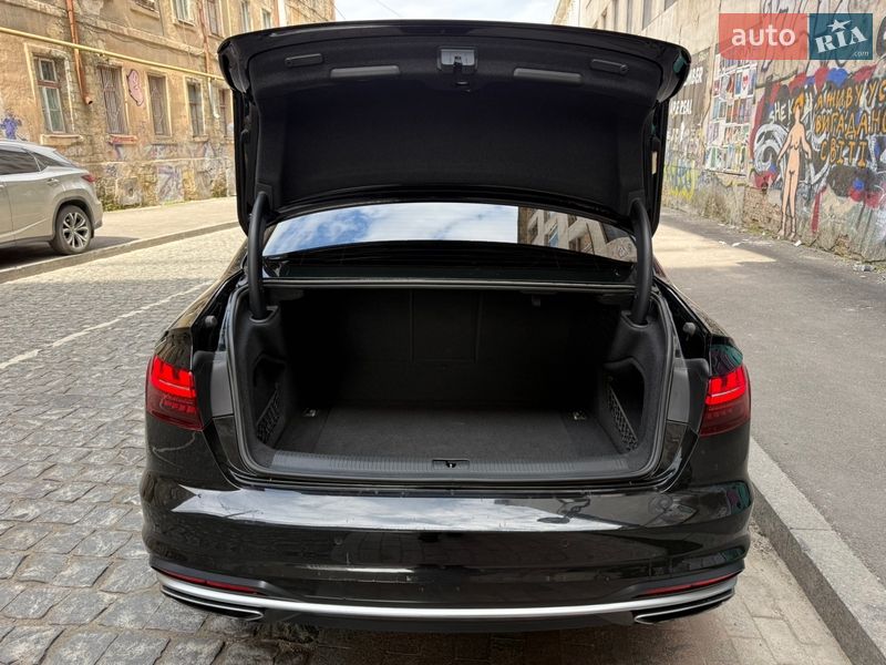 Седан Audi A4 2021 в Одесі