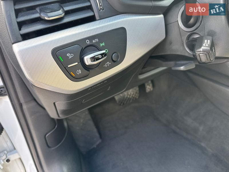 Седан Audi A4 2017 в Чернигове