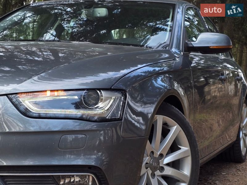 Седан Audi A4 2013 в Києві