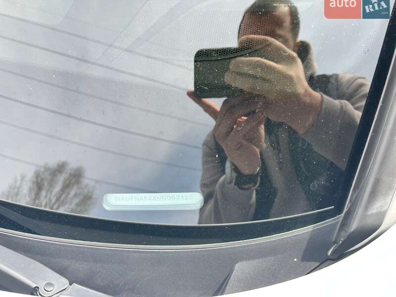 Седан Audi A4 2017 в Павлограді