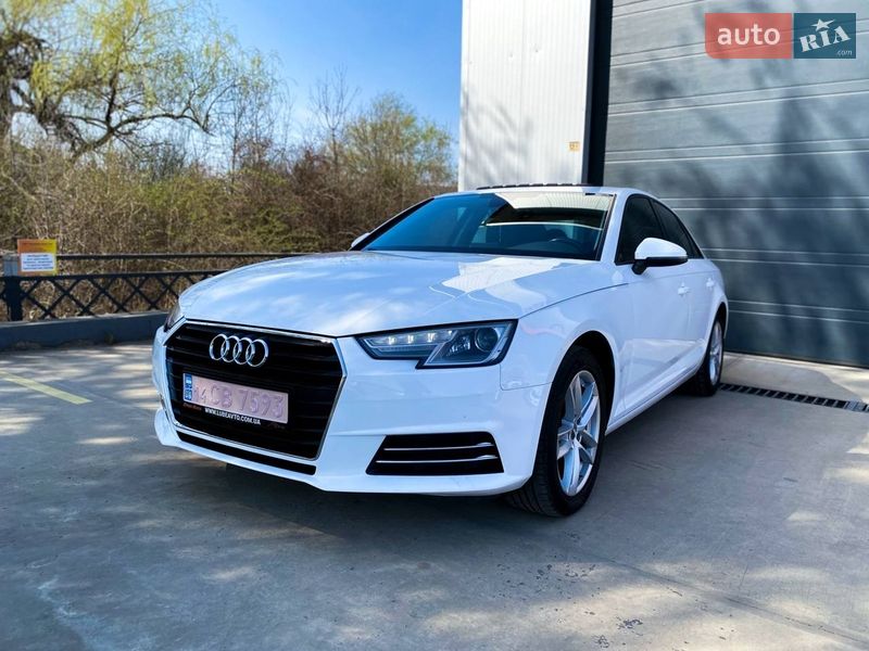 Седан Audi A4 2017 в Ужгороді