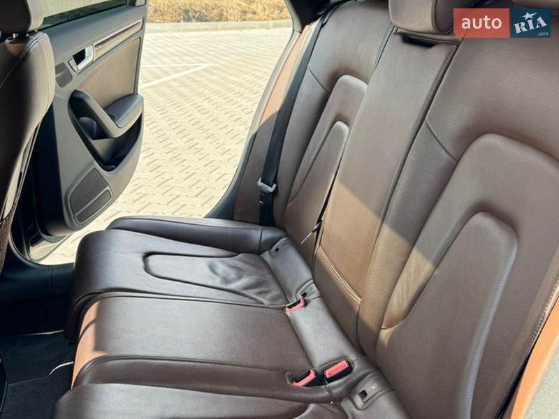 Седан Audi A4 2014 в Шептицькому