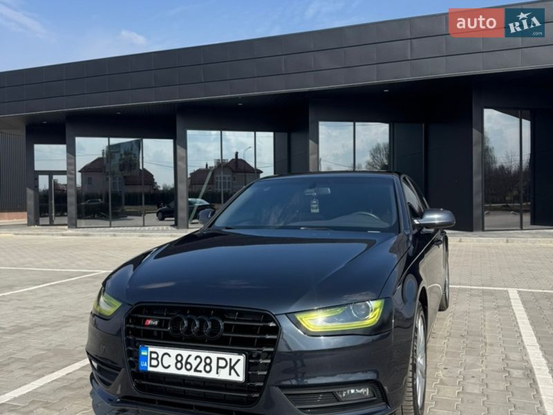 Седан Audi A4 2014 в Шептицькому