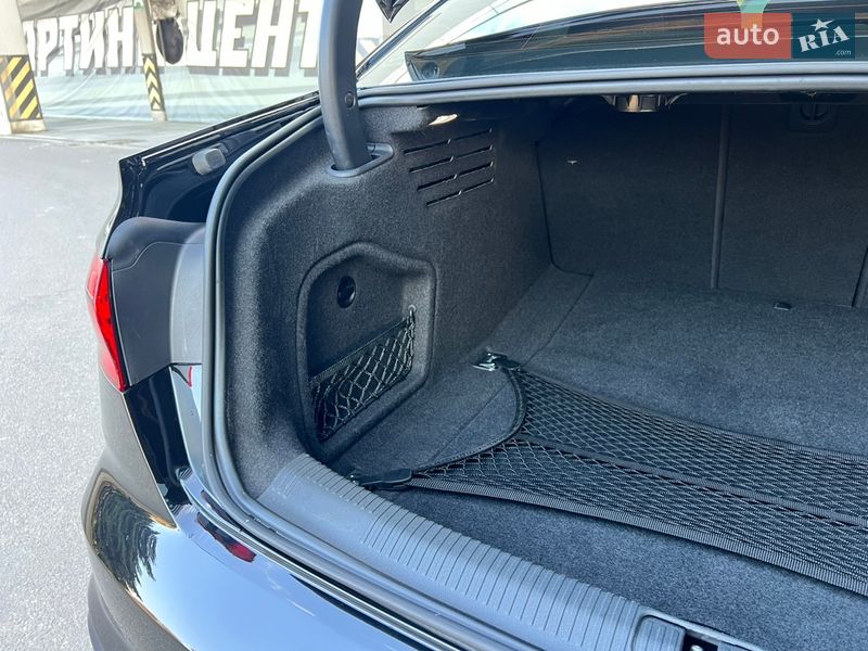 Седан Audi A4 2021 в Києві
