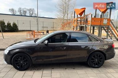 Седан Audi A4 2013 в Києві