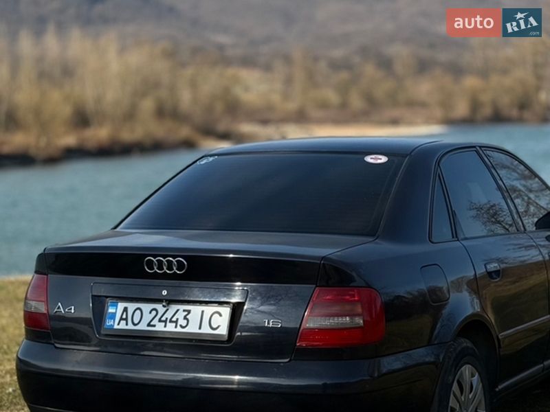 Седан Audi A4 2000 в Хусте