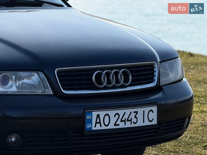 Седан Audi A4 2000 в Хусті