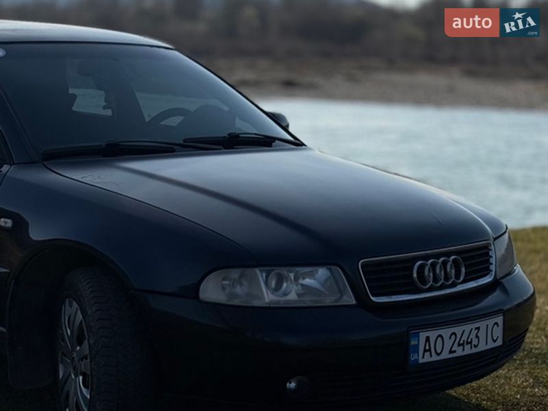 Седан Audi A4 2000 в Хусті