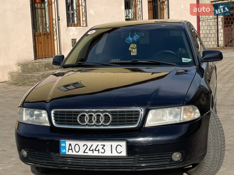 Седан Audi A4 2000 в Хусті
