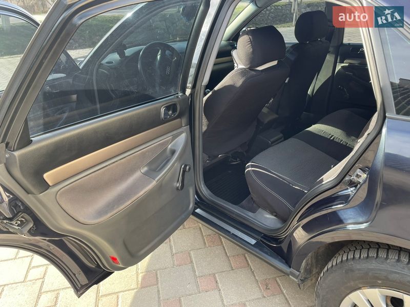 Седан Audi A4 2000 в Хусте