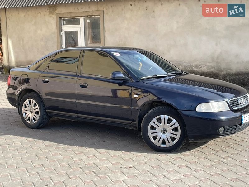 Седан Audi A4 2000 в Хусті
