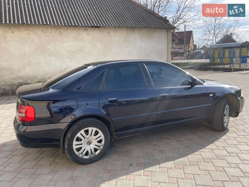 Седан Audi A4 2000 в Хусті