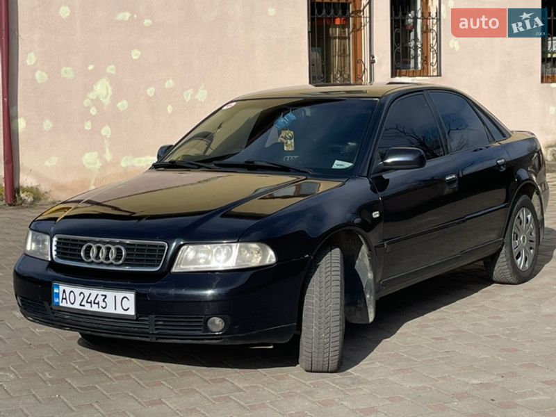 Седан Audi A4 2000 в Хусте