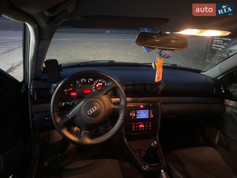 Седан Audi A4 2000 в Хусті