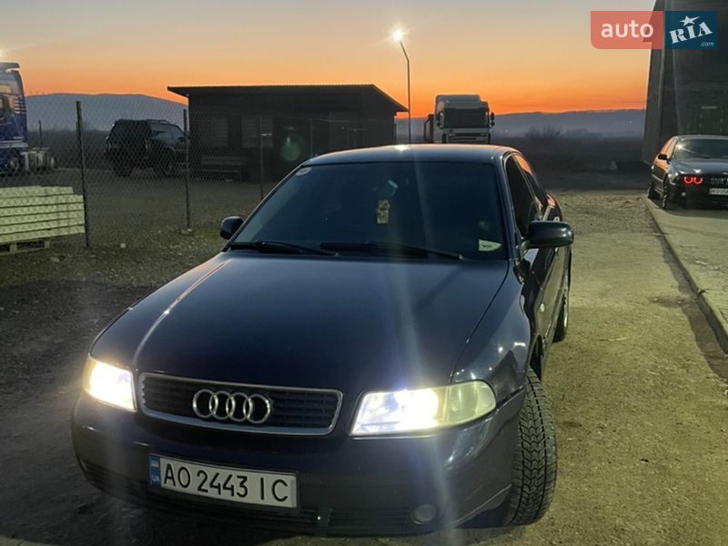 Седан Audi A4 2000 в Хусті