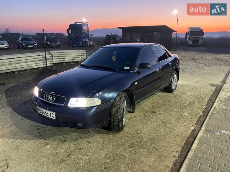 Седан Audi A4 2000 в Хусті